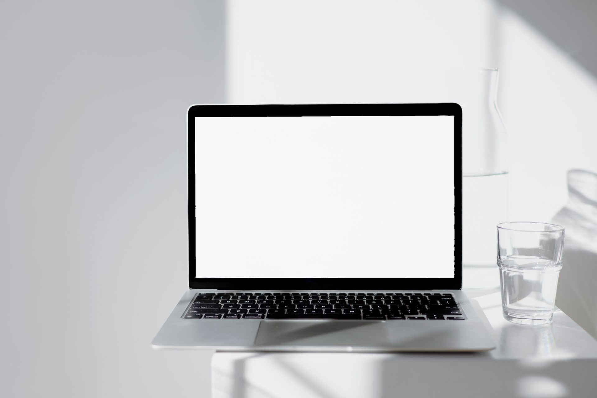 Solella lease signing screen on a laptop